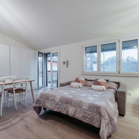 Casa Lugana 19 - Monolocale Con Piscina Direttamente A Lago Sirmione Luaran gambar