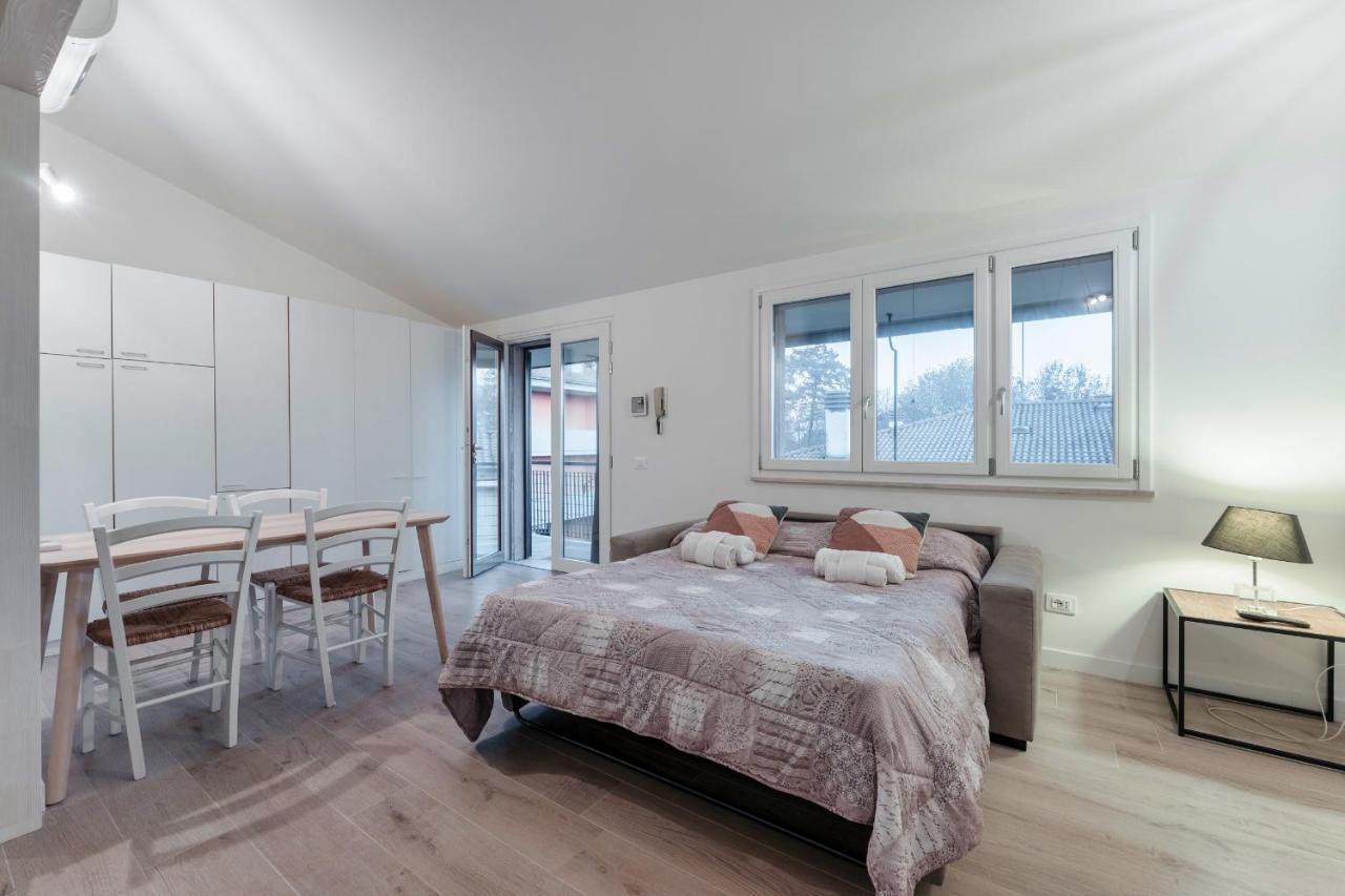 Casa Lugana 19 - Monolocale Con Piscina Direttamente A Lago Sirmione Luaran gambar
