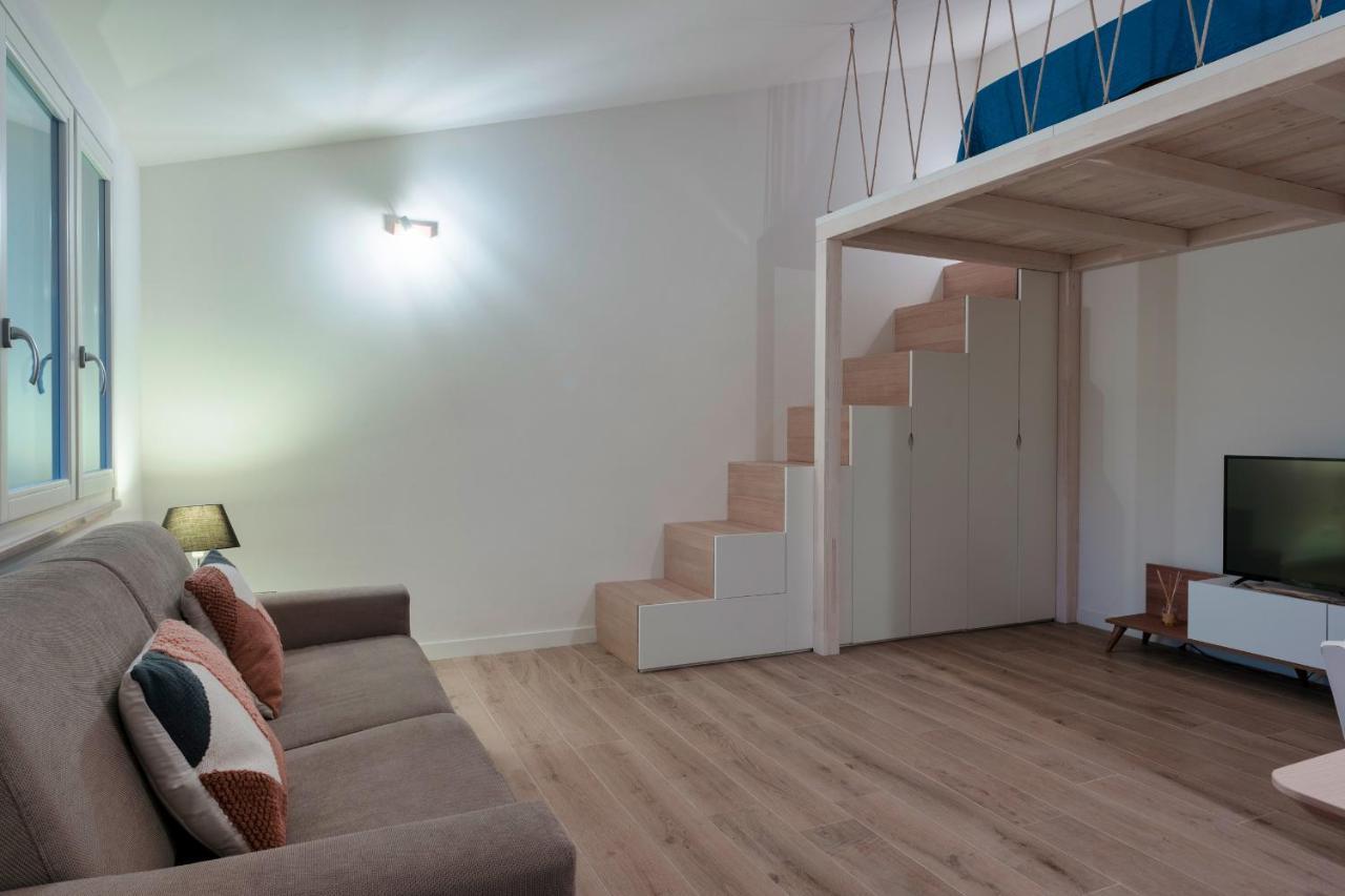 Casa Lugana 19 - Monolocale Con Piscina Direttamente A Lago Sirmione Luaran gambar