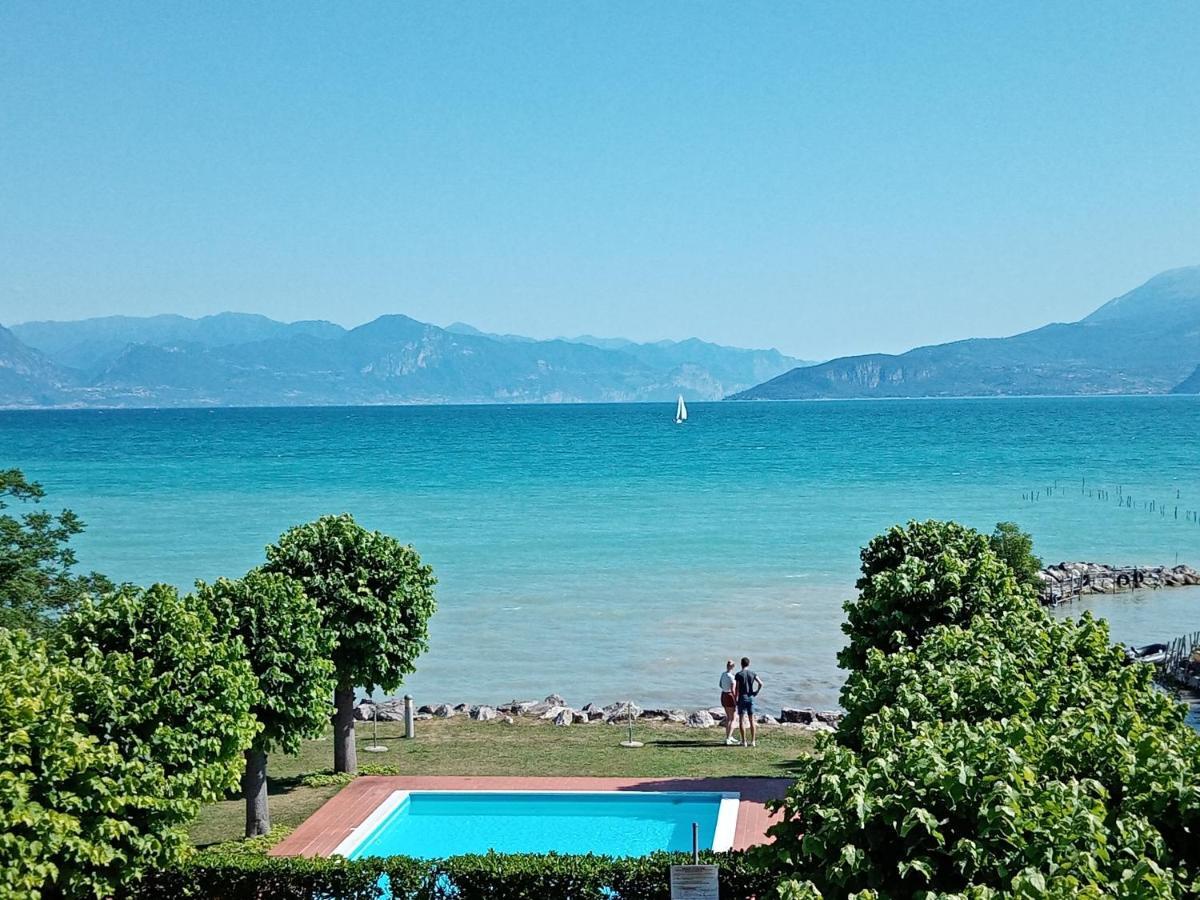 Casa Lugana 19 - Monolocale Con Piscina Direttamente A Lago Sirmione Luaran gambar